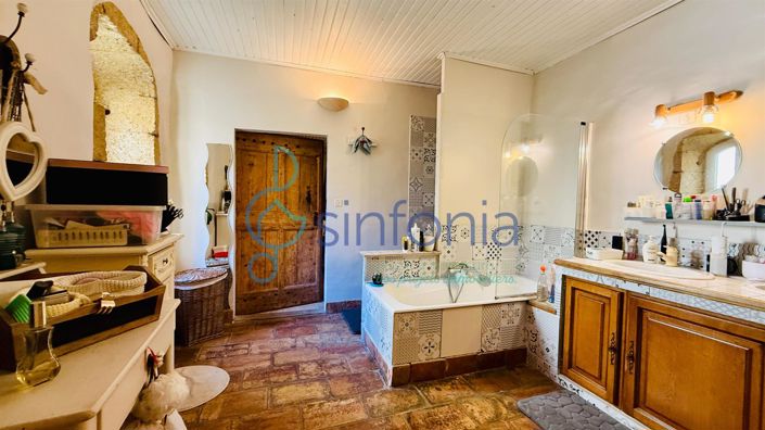 Image No.9-4 Bed House for sale