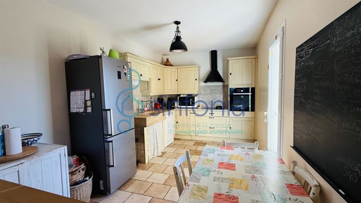 Image No.11-3 Bed House for sale