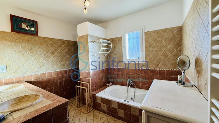 Image No.16-3 Bed House for sale