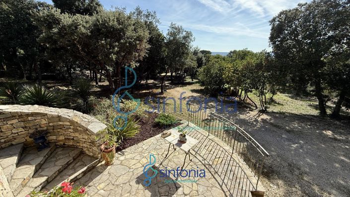 Image No.18-5 Bed House for sale