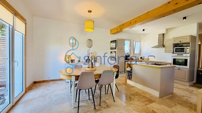 Image No.2-Maison de 7 chambres à vendre à Uzès