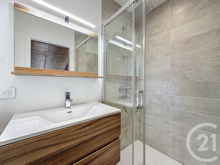 Image No.10-3 Bed House for sale