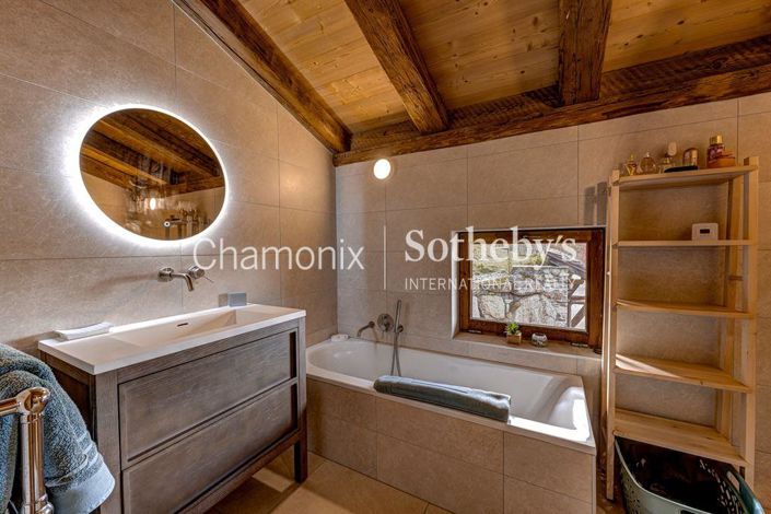 Image No.12-5 Bed House for sale