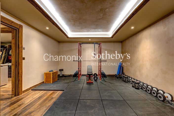 Image No.18-5 Bed House for sale