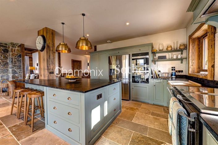 Image No.5-5 Bed House for sale