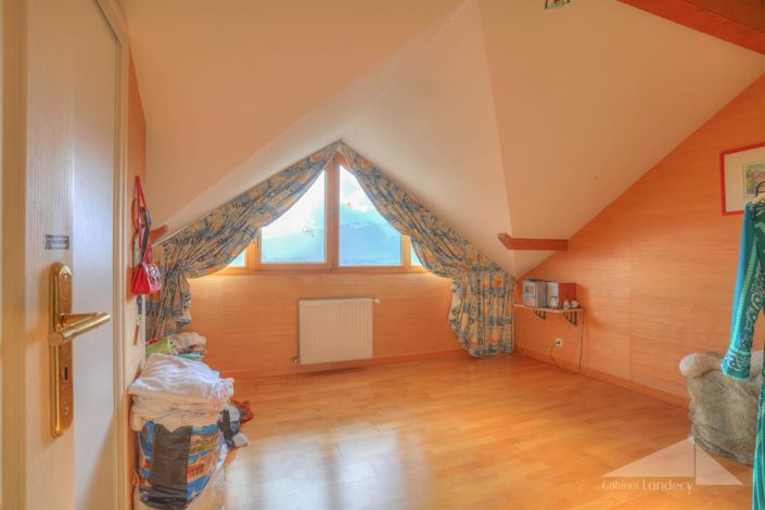 Image No.10-4 Bed House for sale