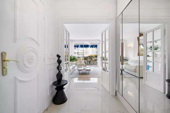 Image No.12-2 Bed Apartment for sale