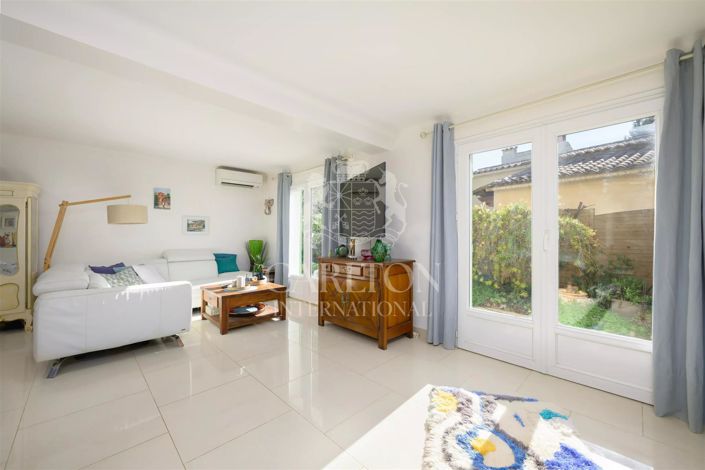 Image No.11-3 Bed House for sale