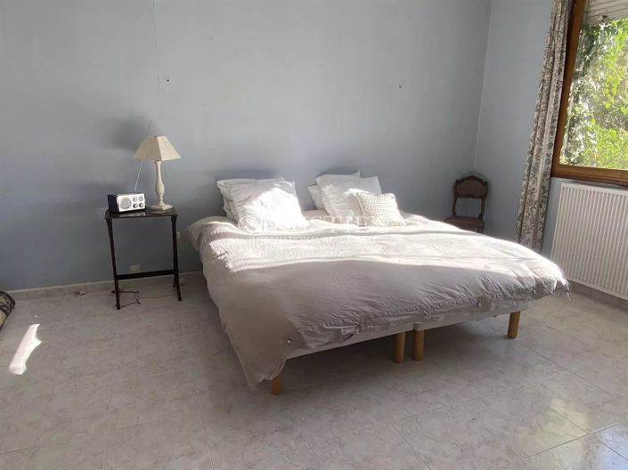 Image No.10-5 Bed House for sale