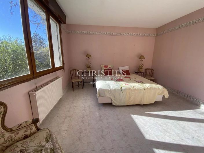 Image No.11-5 Bed House for sale