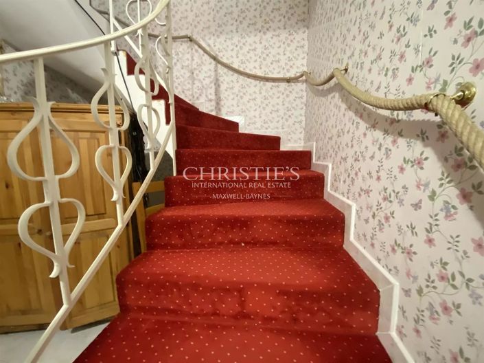 Image No.20-5 Bed House for sale