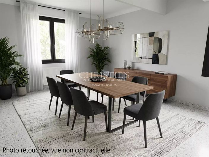 Image No.8-5 Bed House for sale