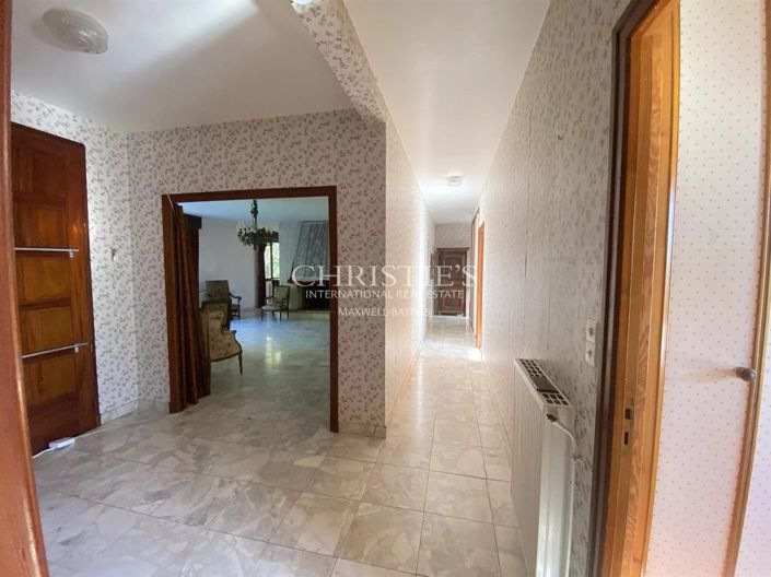 Image No.9-5 Bed House for sale