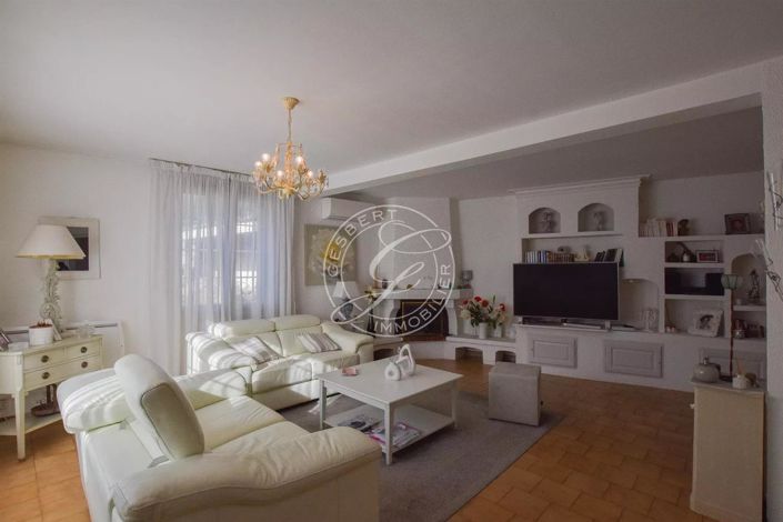 Image No.7-3 Bed House for sale