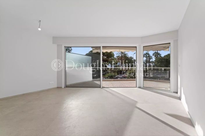 Image No.3-Appartement de 2 chambres à vendre à Cannes