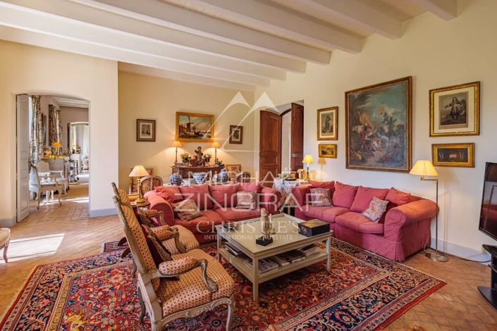 Image No.12-13 Bed House for sale