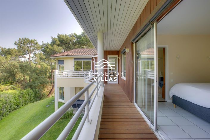 Image No.8-5 Bed House for sale