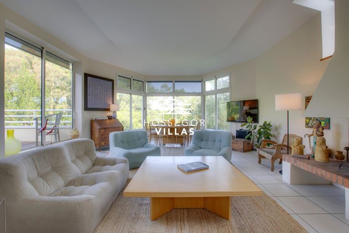 Image No.9-5 Bed House for sale