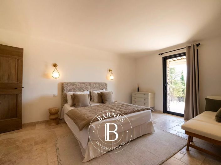 Image No.10-5 Bed House for sale