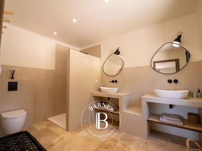 Image No.11-5 Bed House for sale
