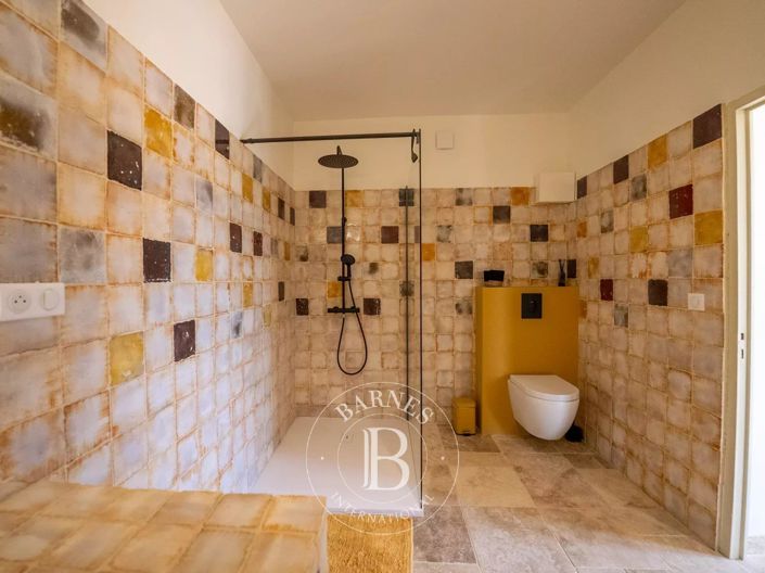 Image No.17-5 Bed House for sale