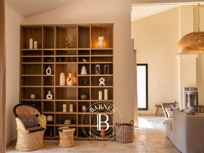 Image No.4-5 Bed House for sale