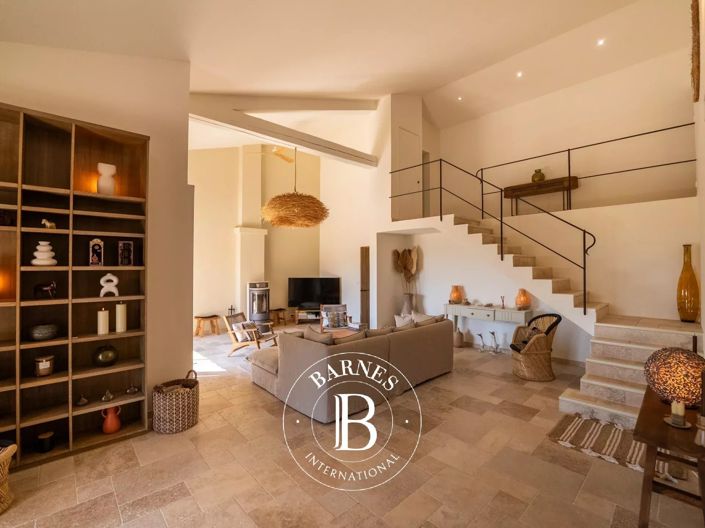 Image No.5-5 Bed House for sale