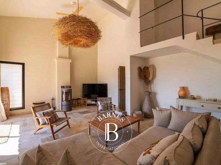 Image No.6-5 Bed House for sale