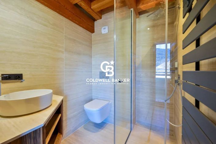 Image No.11-5 Bed House for sale