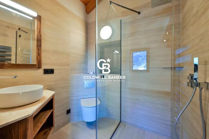 Image No.14-5 Bed House for sale