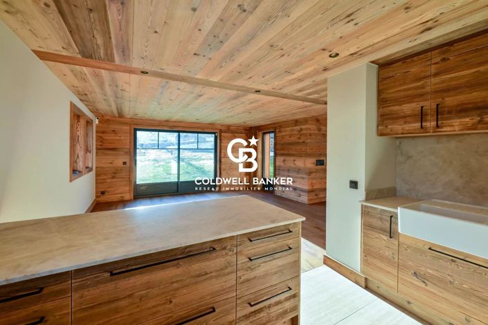 Image No.18-5 Bed House for sale