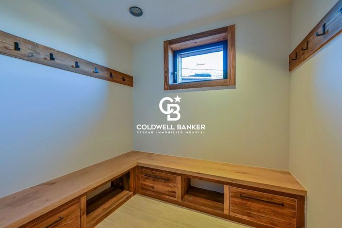 Image No.23-5 Bed House for sale