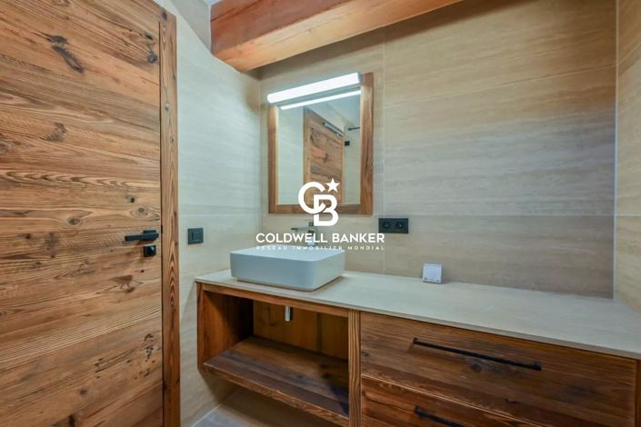 Image No.7-5 Bed House for sale