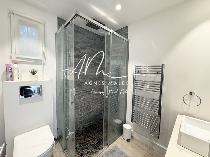 Image No.10-4 Bed House for sale