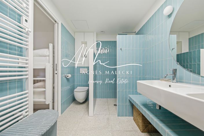 Image No.24-6 Bed House for sale