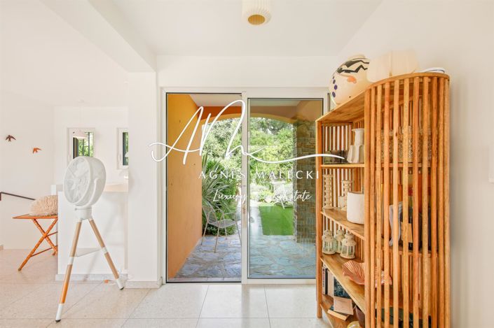 Image No.7-6 Bed House for sale