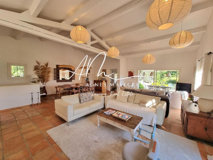 Image No.6-4 Bed House for sale