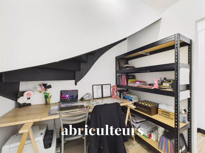 Image No.12-5 Bed House for sale