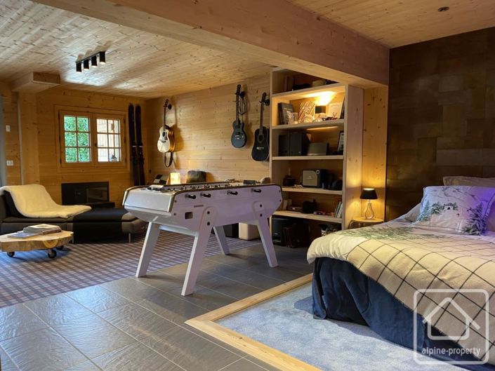 Image No.12-5 Bed Property for sale