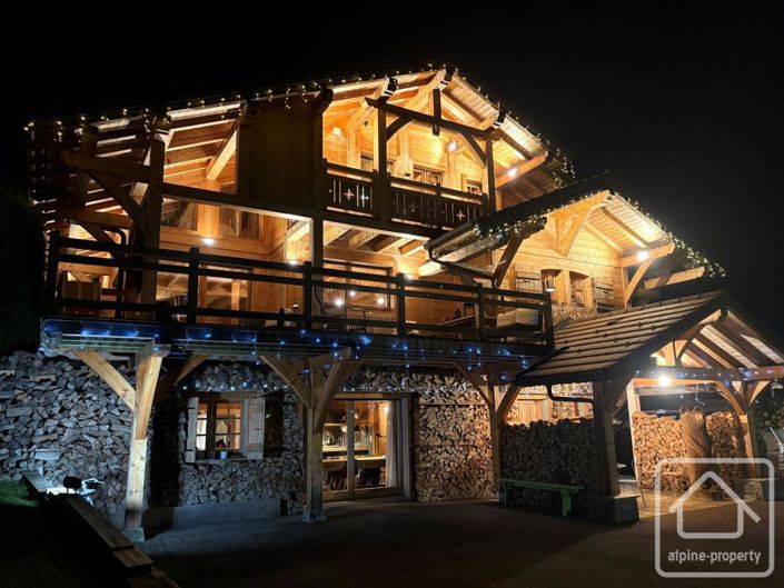 Image No.3-5 Bed Property for sale