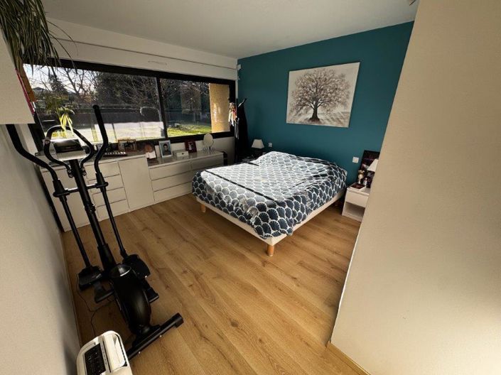 Image No.12-3 Bed House for sale