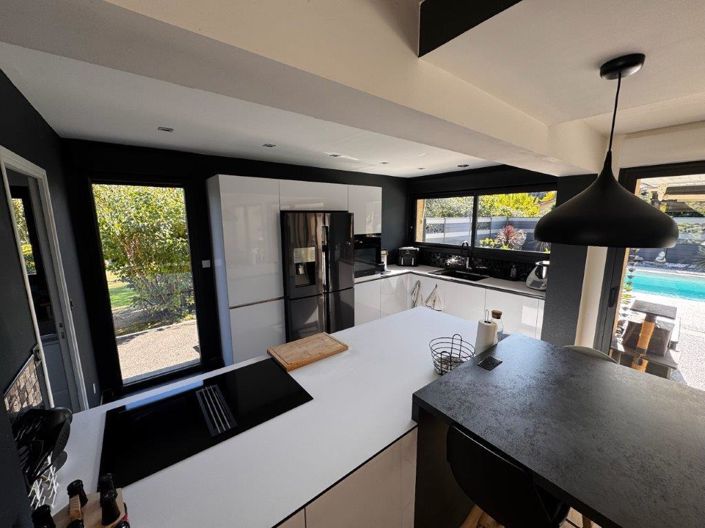 Image No.6-3 Bed House for sale