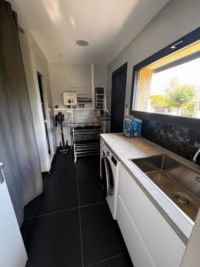 Image No.9-3 Bed House for sale