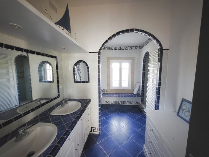 Image No.12-4 Bed House for sale