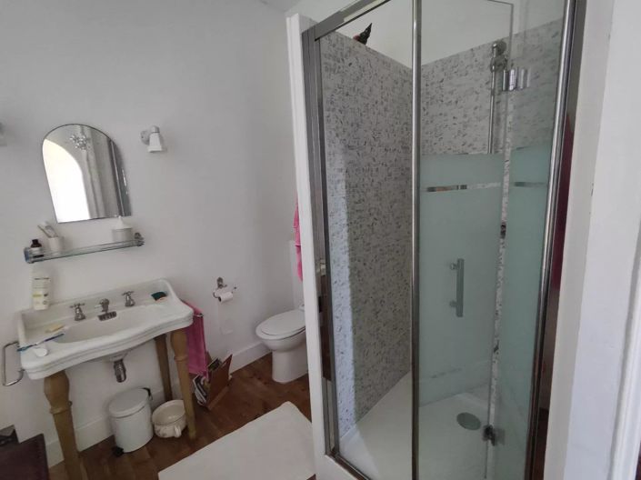 Image No.9-6 Bed House for sale