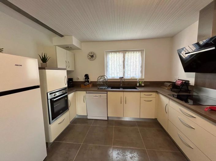 Image No.11-3 Bed House for sale