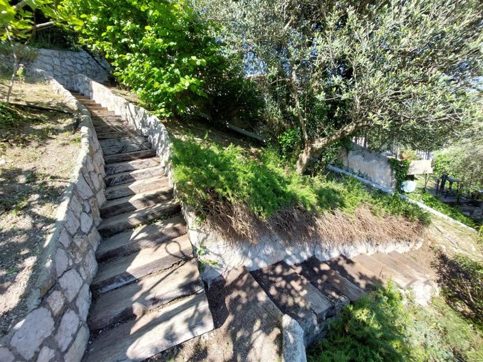 Image No.12-2 Bed House for sale