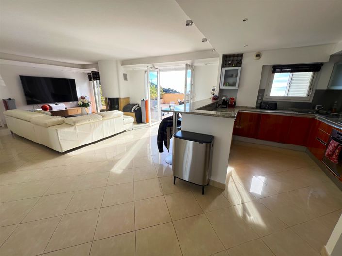 Image No.4-2 Bed House for sale