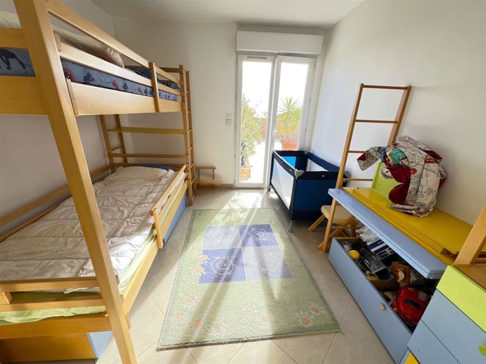 Image No.8-2 Bed House for sale