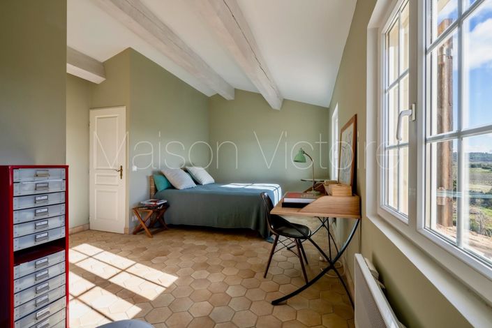 Image No.11-3 Bed House for sale